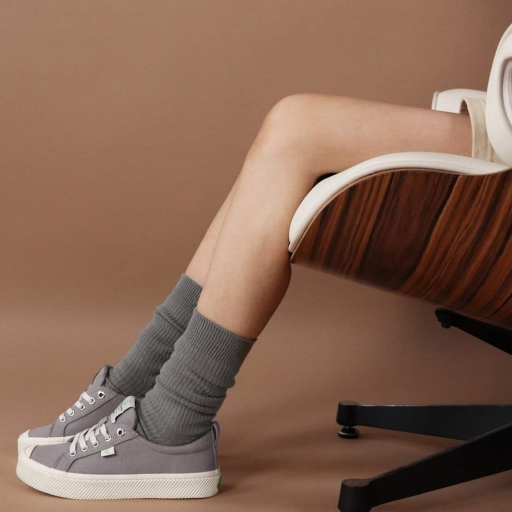 NIB Cariuma OCA Low Mystic Gray Canvas Sneaker Unisex 9W 7.5M